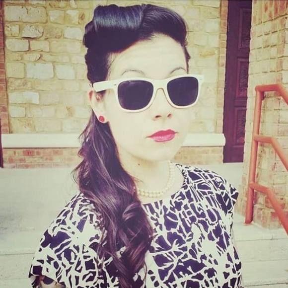 Meet your Posher, Jill - Picture 1 of 1